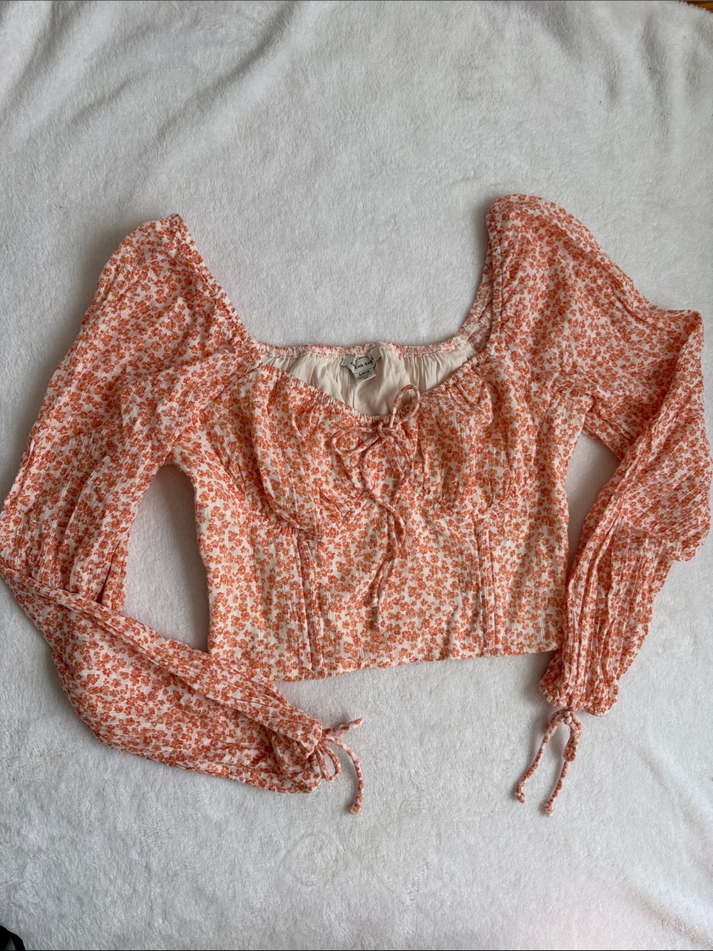 American Eagle Outfitters Peach Floral Tie-Front Crop Top